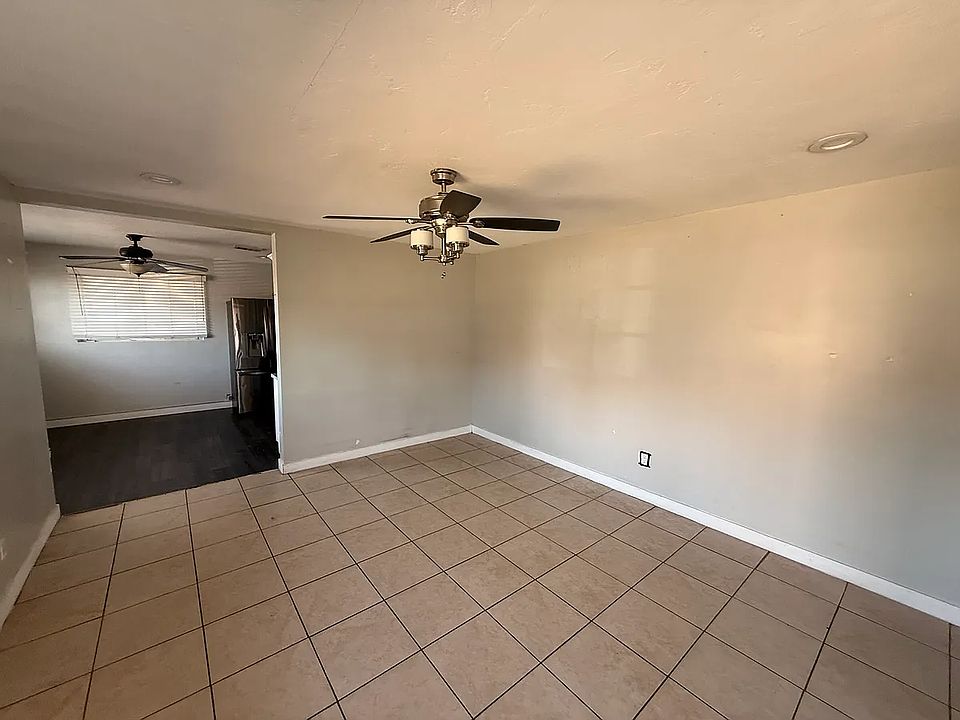 1st image of 8841 N 31st Ave