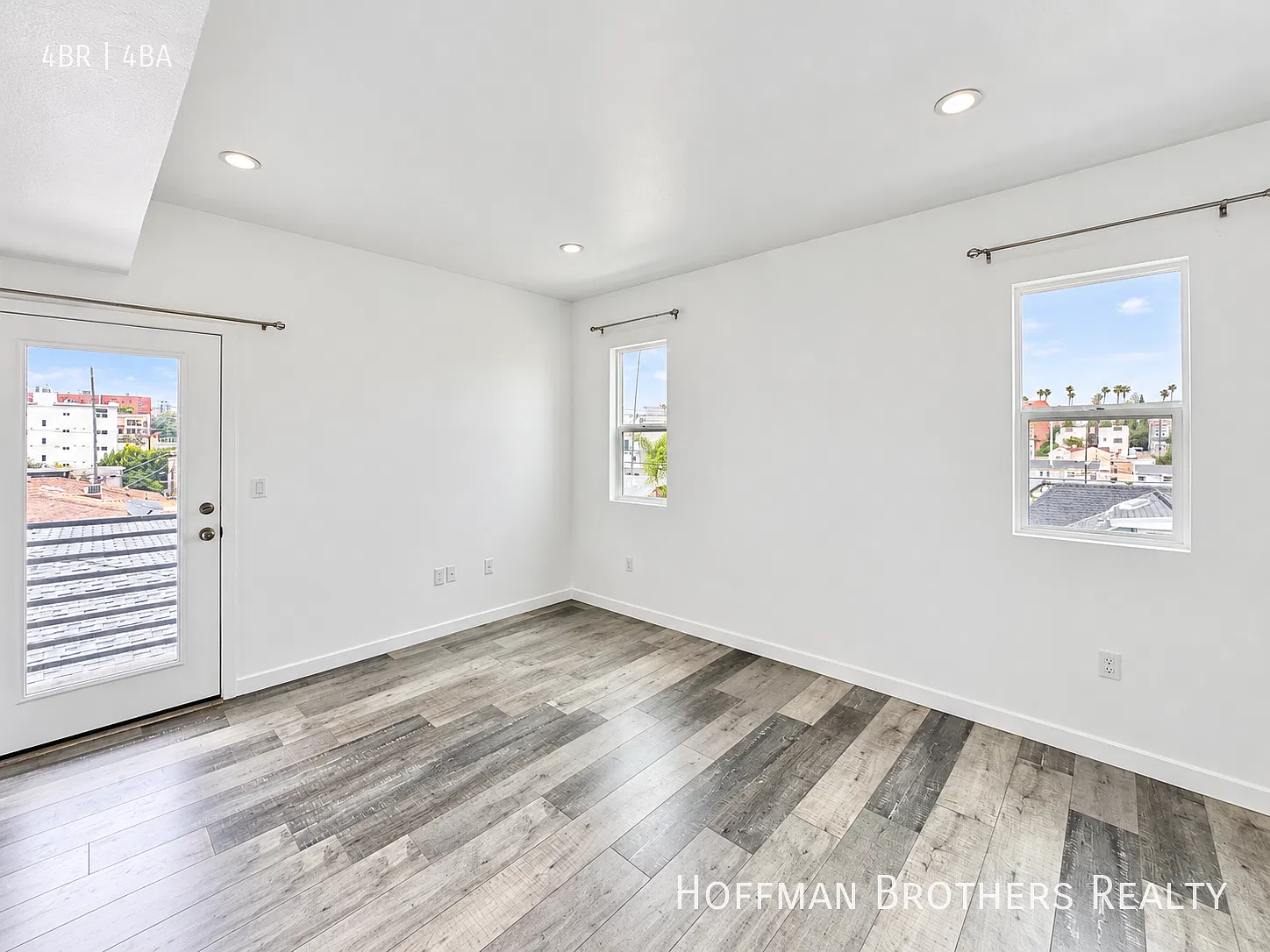 Luxury 4 Bedroom With Floor-To-Ceiling Windows, In-Unit Laundry, Private Balcony & 2 Parking Spac... — Photo 4