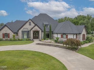 1704 Liam St, Carthage, MO 64836