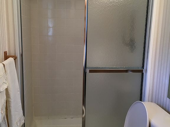 Master bedroom bathroom