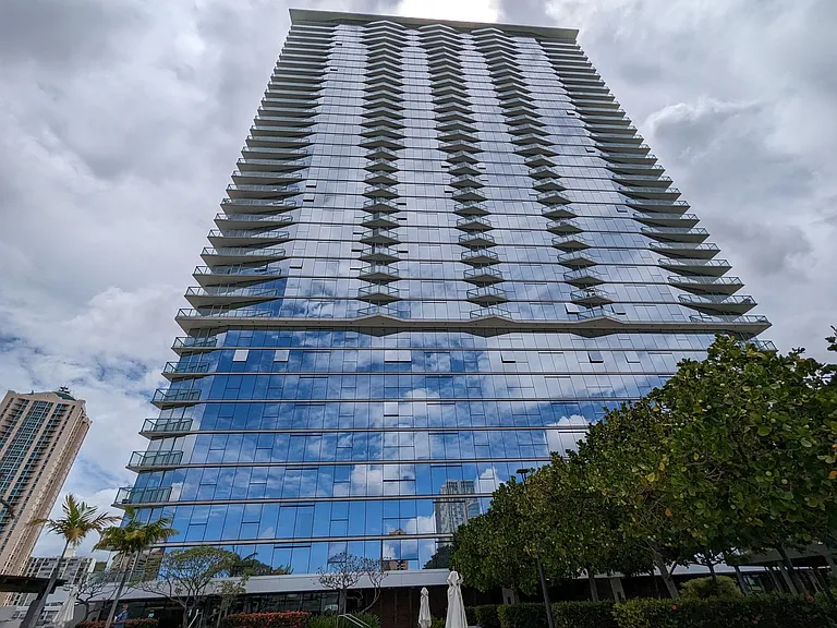 888 Kapiolani Blvd #811 — Photo 1