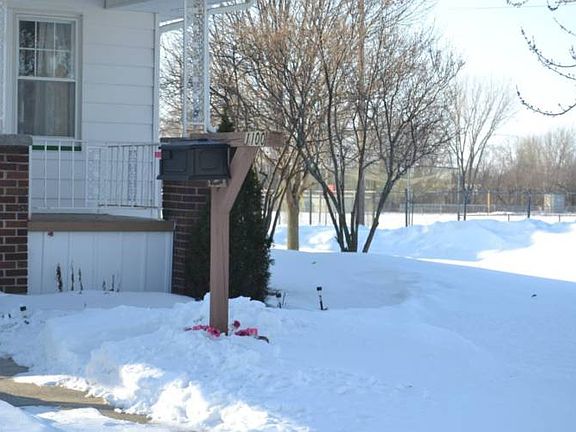Mail delivery right off the front porch!
