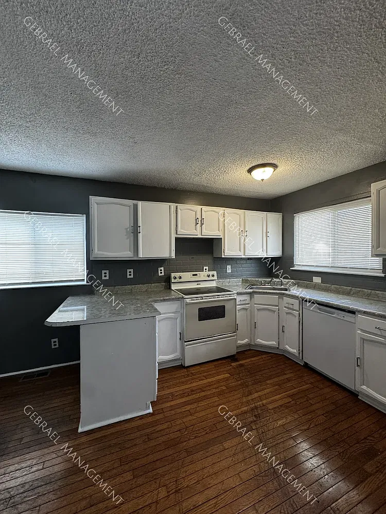 4019 Frazer St — Photo 3