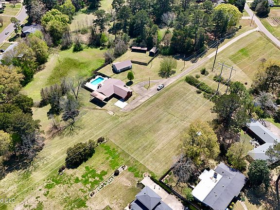 4th image of 406 Wayne St