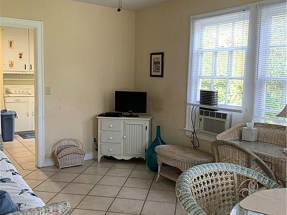 4th image of 1843 22nd Ave Unit A