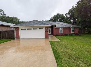 209 E 2nd St, Port Neches, TX 77651