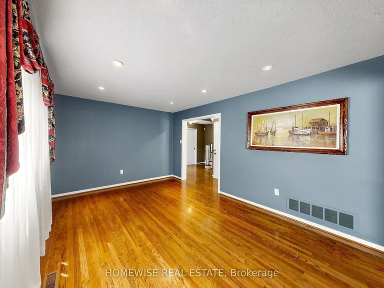 11 Briarcliffe Cres — Photo 6