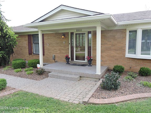 2nd image of 8908 Lakeridge Dr