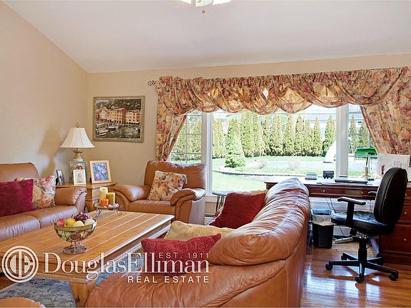 3rd image of 17 Bruce Ln