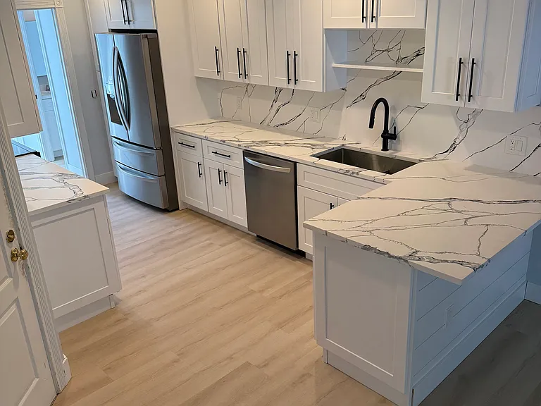 225 Murray Ct — Photo 1