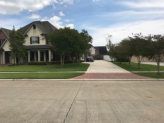 3rd image of 407 Renwick Blvd