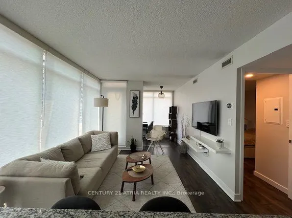 15 Brunel Ct #317, Toronto, ON M5V 3Y6