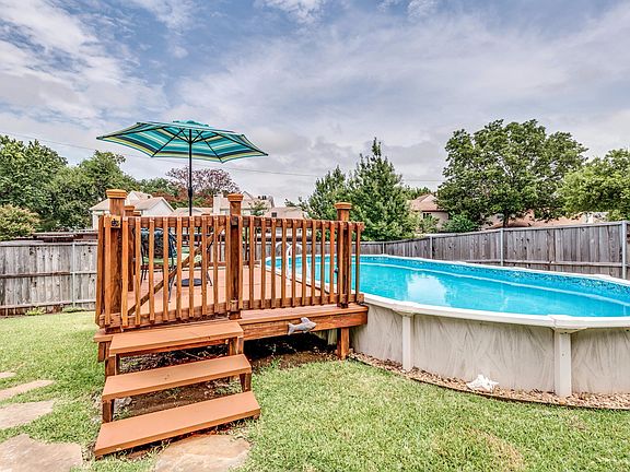 2nd image of 4910 Cliffwood Dr