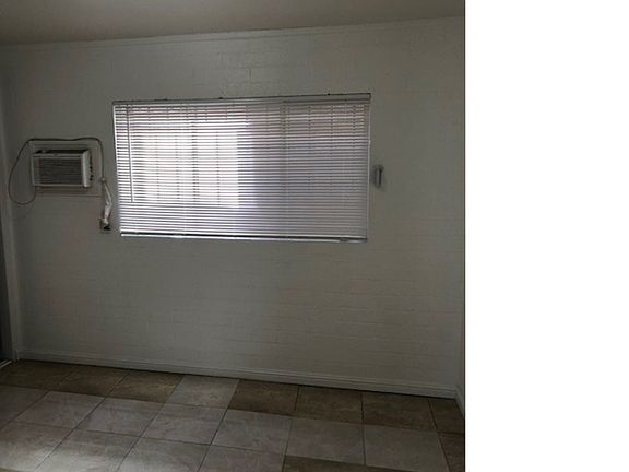 5th image of 221 W New York Ave APT 3