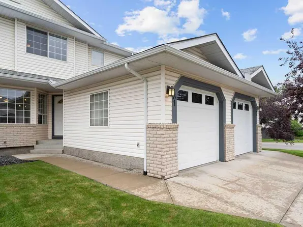 31 S Silvergrove Close NW, Calgary, AB T3B 5R4
