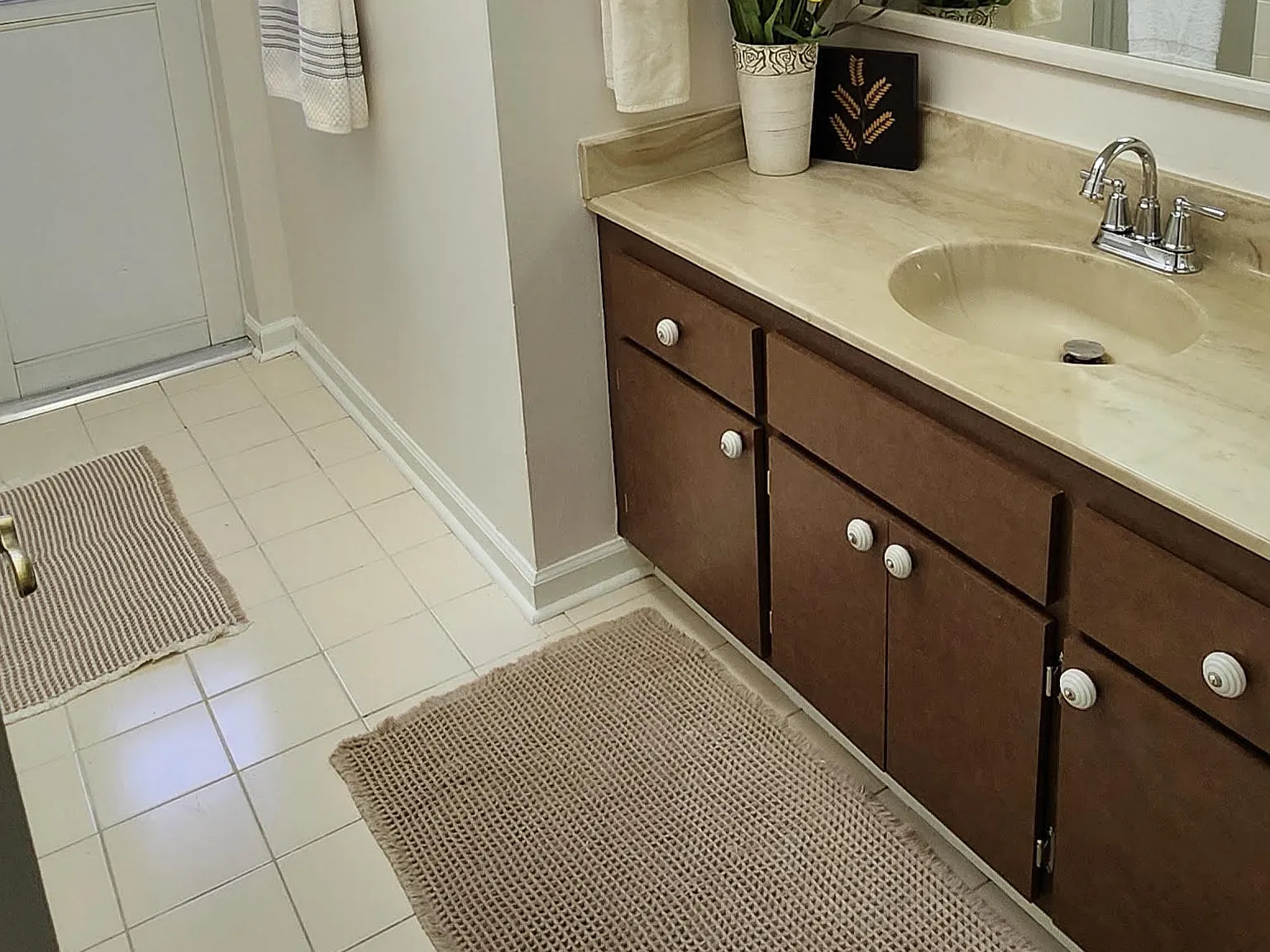 1 bed, 2045 sqft, $850 — Photo 3