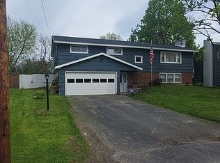 82 Bayberry Cir, Liverpool, NY 13090