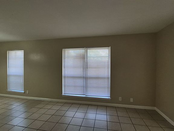4th image of 7102 Glen Point
