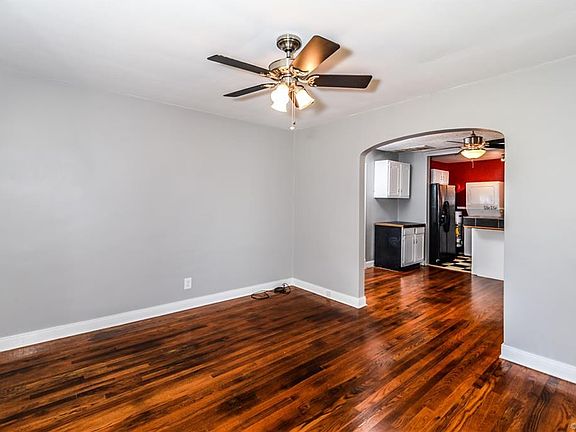 4th image of 1311 Nelwood Dr