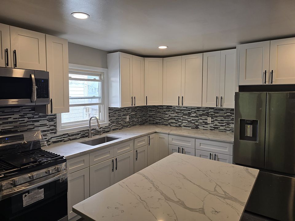1st image of 21 Elinor Pl Floor 2