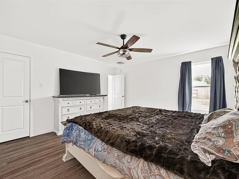 18634 Scopello Dr — Photo 24