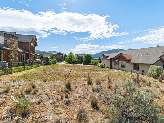5th image of 821 Ute Cir