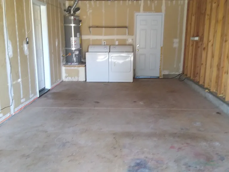 2120 Country Club Dr — Photo 13