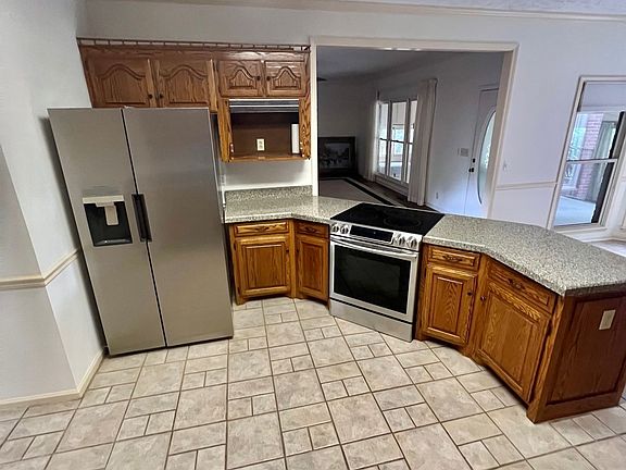 4th image of 129 Laural Hill Dr