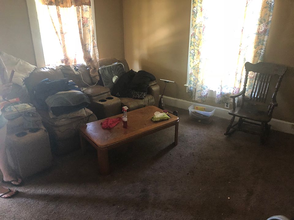 2nd image of 1428 1st Ave
