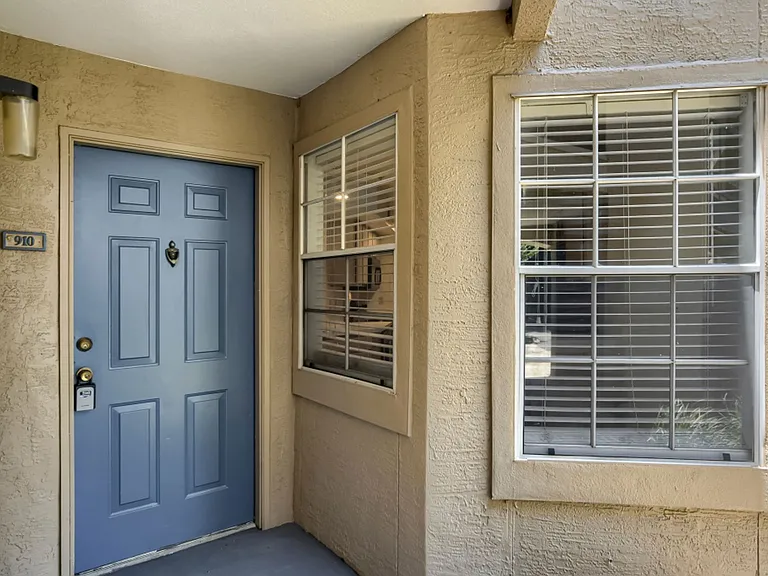 7270 Westpointe Blvd #910 — Photo 2