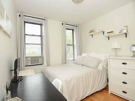5th image of 61 Delancey St Front 1E
