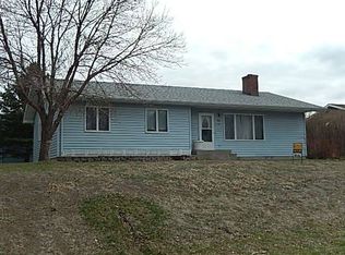 814 Van Antwerp Ave, Chamberlain, SD 57325