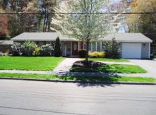 8 Normandy Dr, Peabody, MA 01960