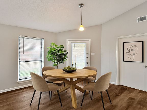 5th image of 229 Teakwood Ln