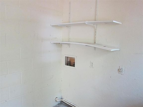 5th image of 206 NE 7th Pl #A