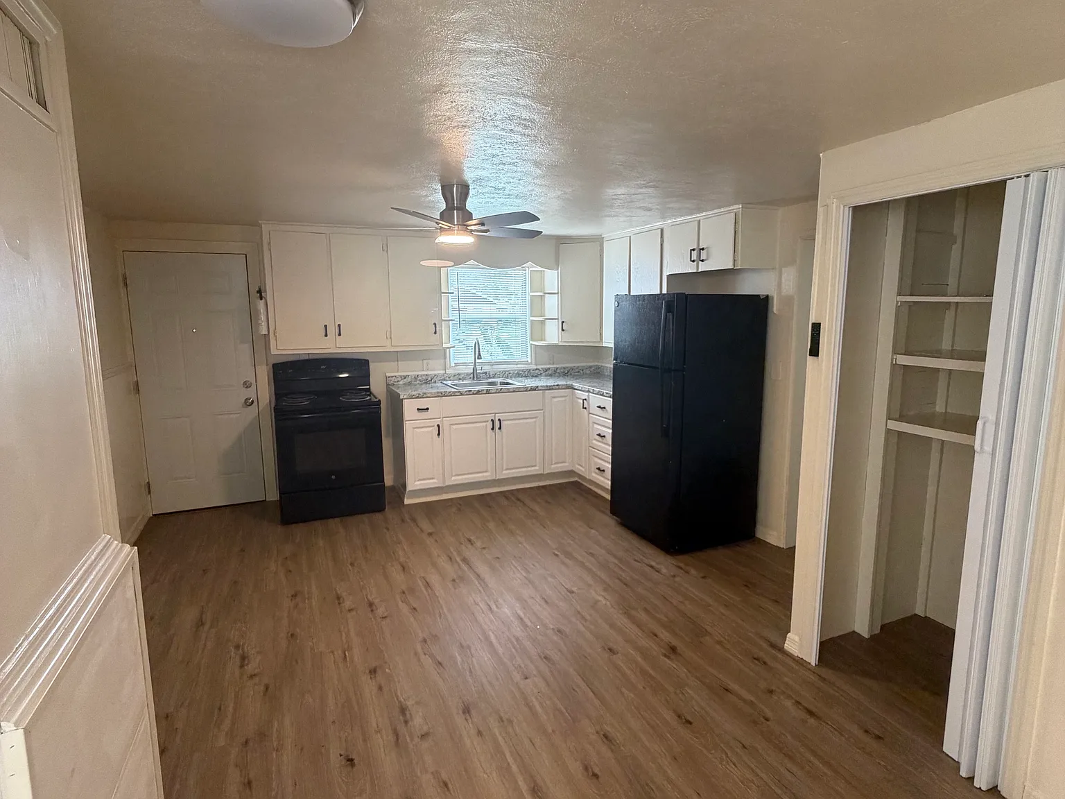 3 bed, 1500 sqft, $1,395 — Photo 4