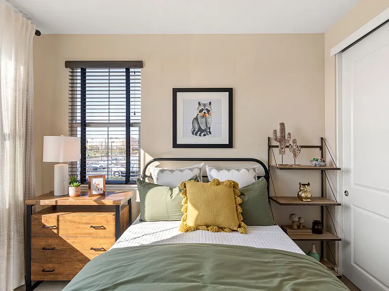 Spacious Townhomes in Provence at Natomas — Photo 43