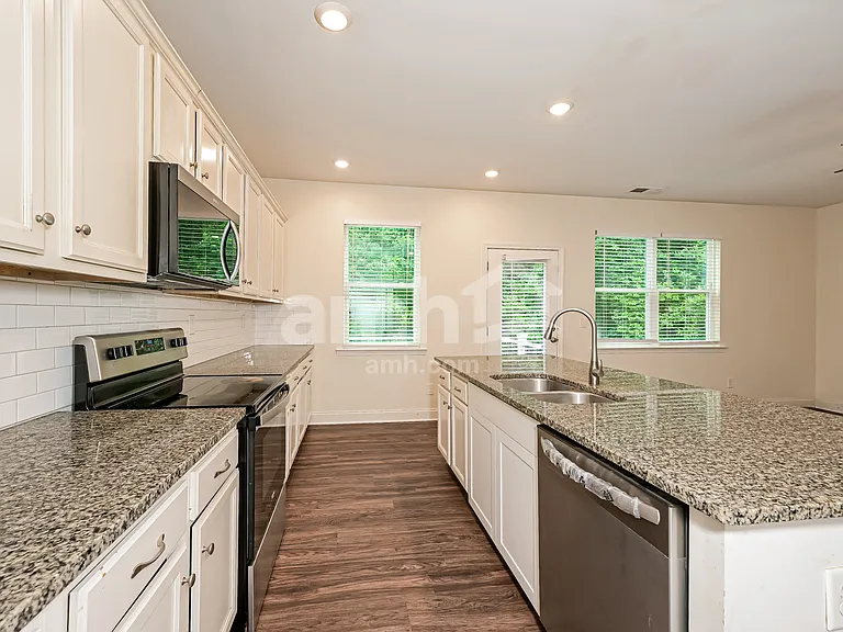 3557 Okelly Dr — Photo 5