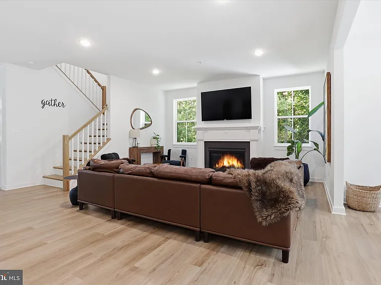 15717 Tierra Dr — Photo 11