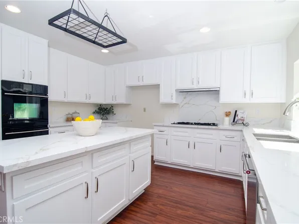 24371 Crestview Dr, Santa Clarita, CA 91321