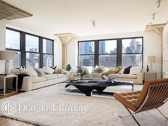 2nd image of 25 N Moore St APT 16A