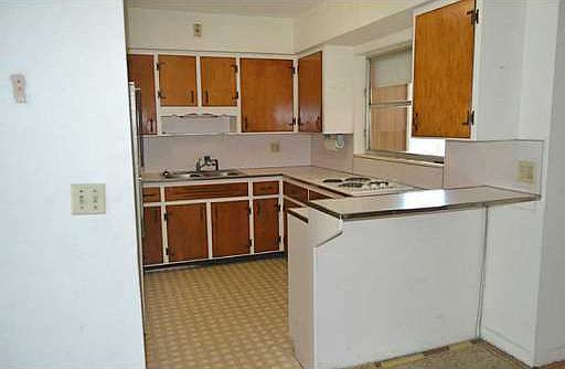 5th image of 6762 37th Ave N