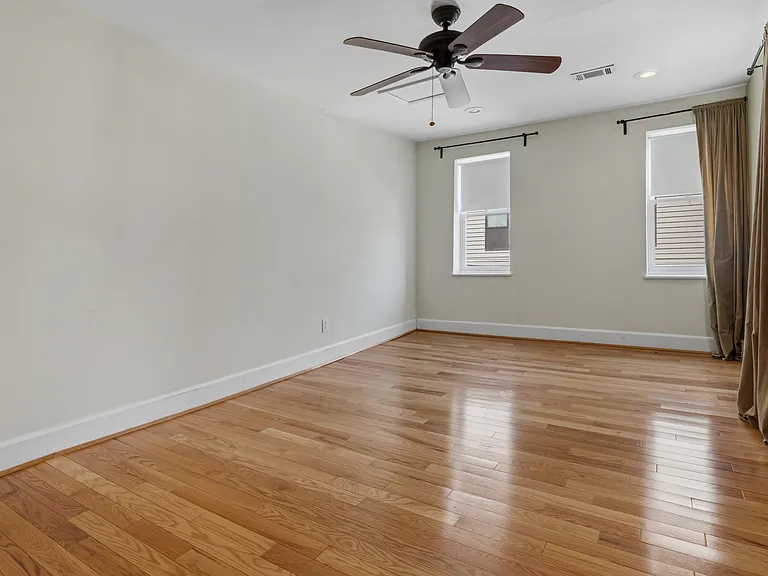 2025 Poplar St #1 — Photo 17