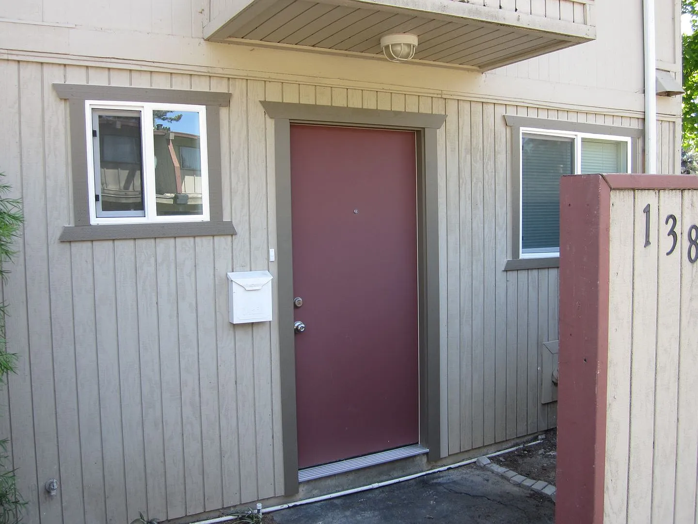 Beautiful 2X1.5 Townhome with a Detached Garage — Photo 3