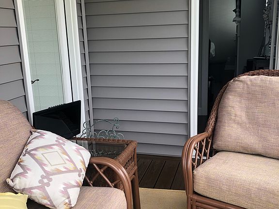 Screened in porch