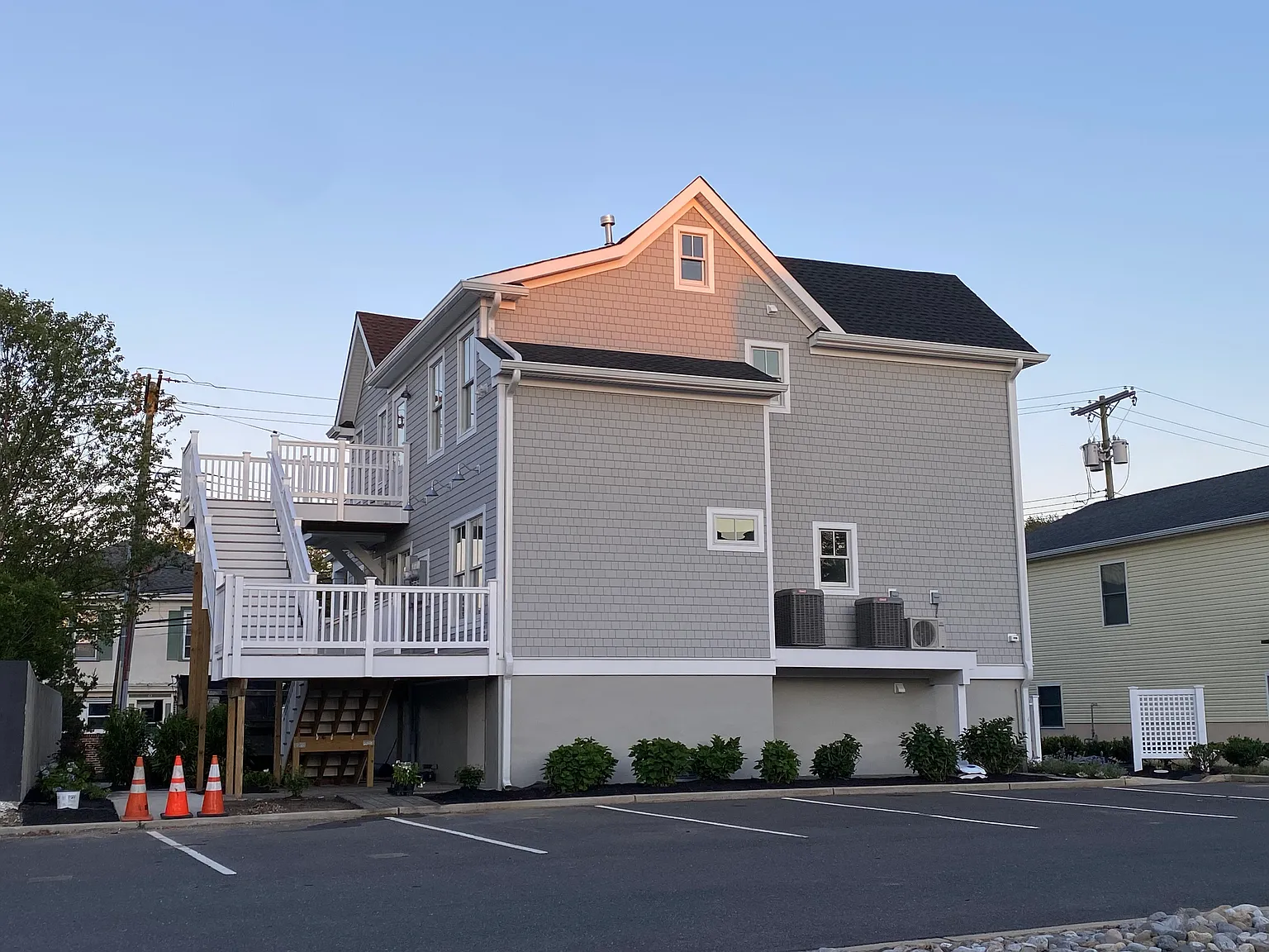 2 bed, 800 sqft, $3,800 — Photo 2