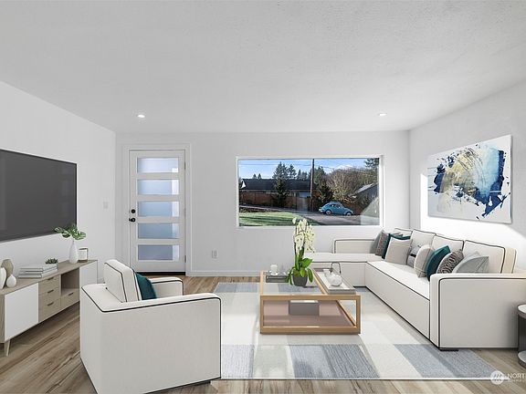 4th image of 704 Dennis Street E