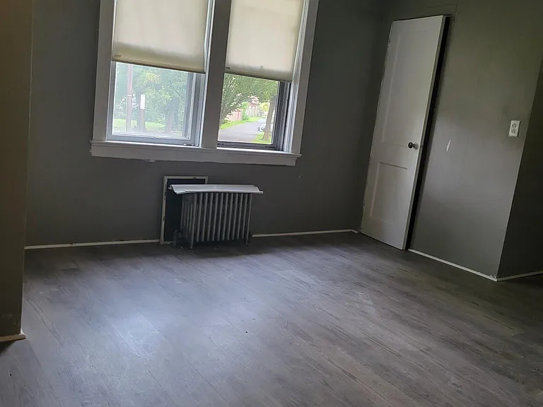 325 Union Ave #C — Photo 4