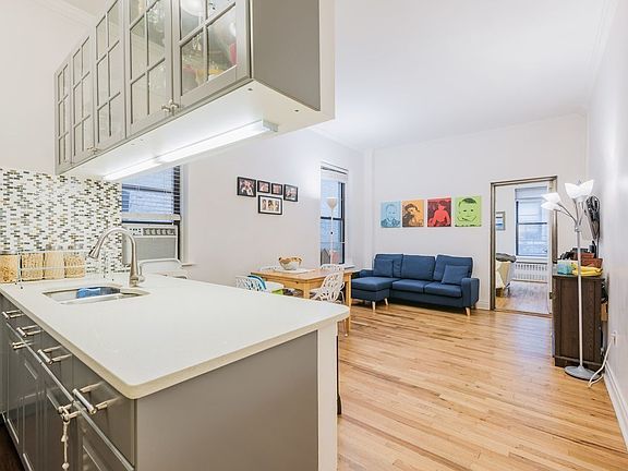 2nd image of 203-205 W 87th St #32
