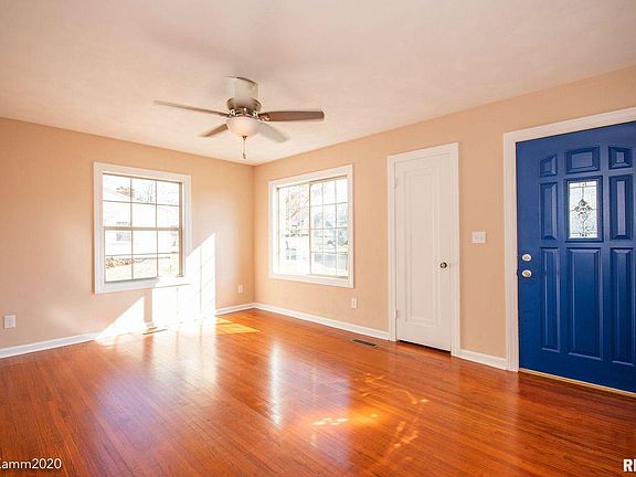5th image of 5027 N Edgebrook Dr